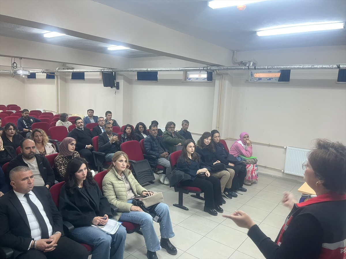 Balıkesir Gömeç'te güvenli eğitim için bilgilendirme toplantısı yapıldı
