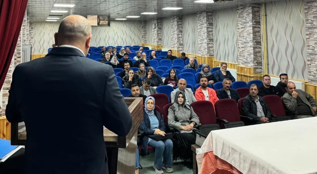 Bayburt Fen Lisesinde Okul Aile Birliği genel kurulu velilerin katılımıyla yapıldı