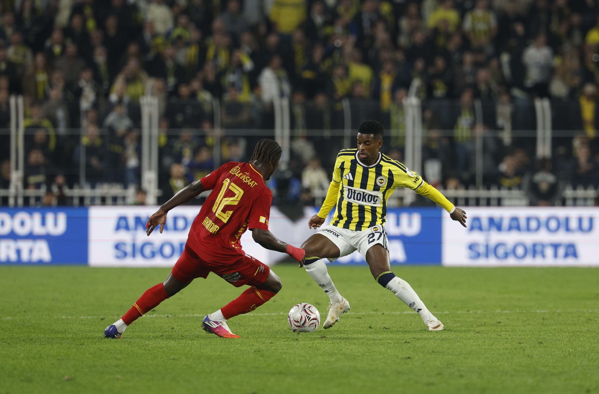 Göztepe, Chobani Stadyumu'nda Fenerbahçe karşısında 2-1 galip geldi