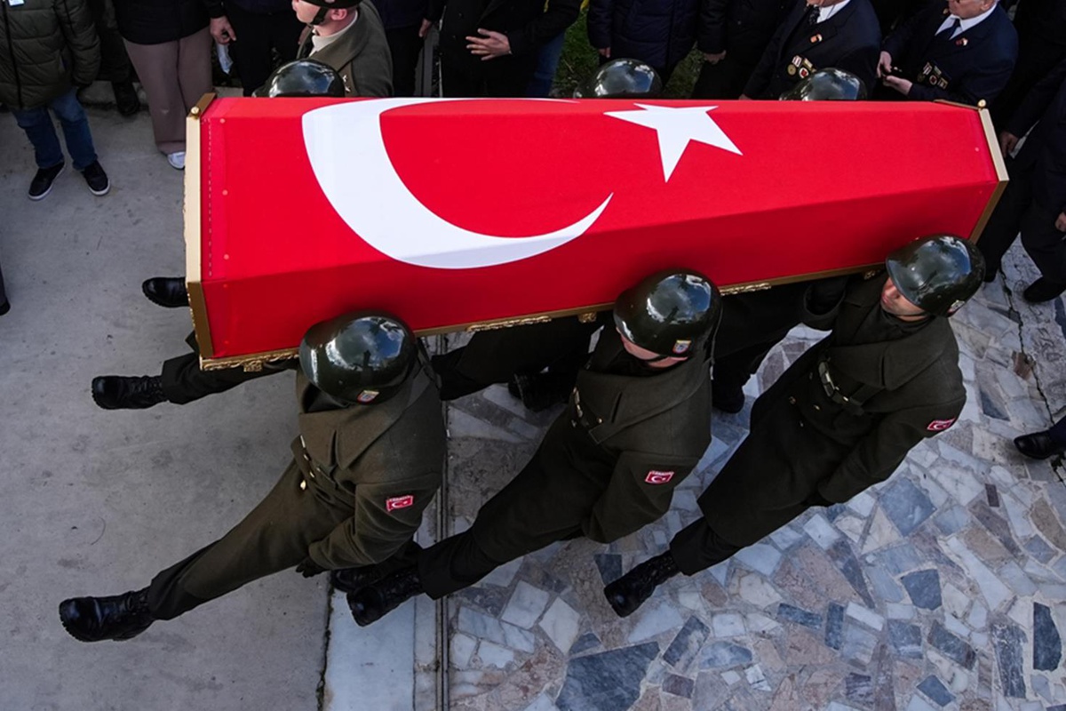 Hakkari'den kahreden haber! Sınırda açılan ateş bir askerimizi şehit etti