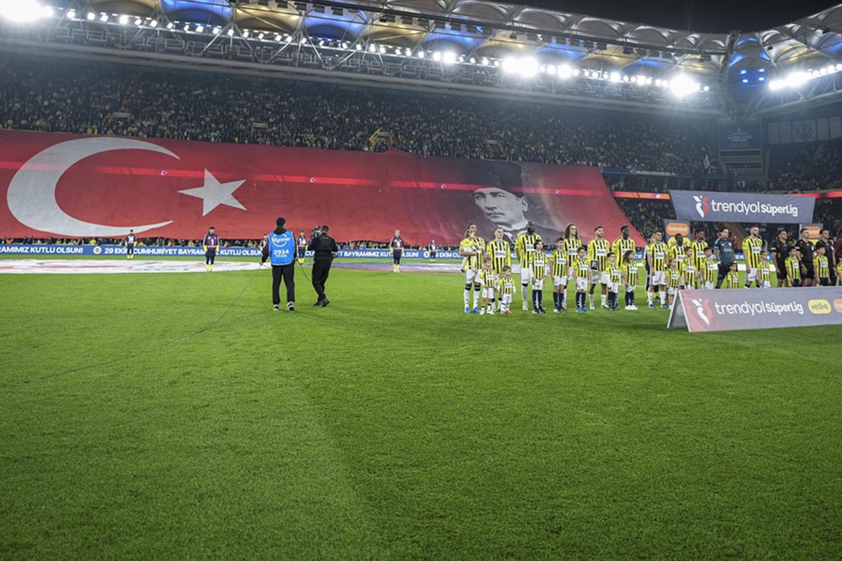 İki gol üst üste kaçırdı, yuhalandı! Fenerbahçe'de yıldız isme büyük tepki