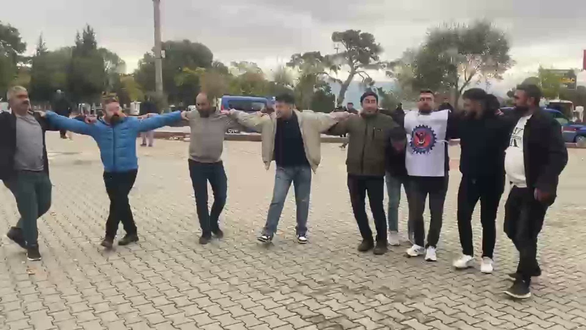 İmbat işçilerinin yürüyüşü 5. gününde Kırkağaç'ta jandarma barikatıyla durdu