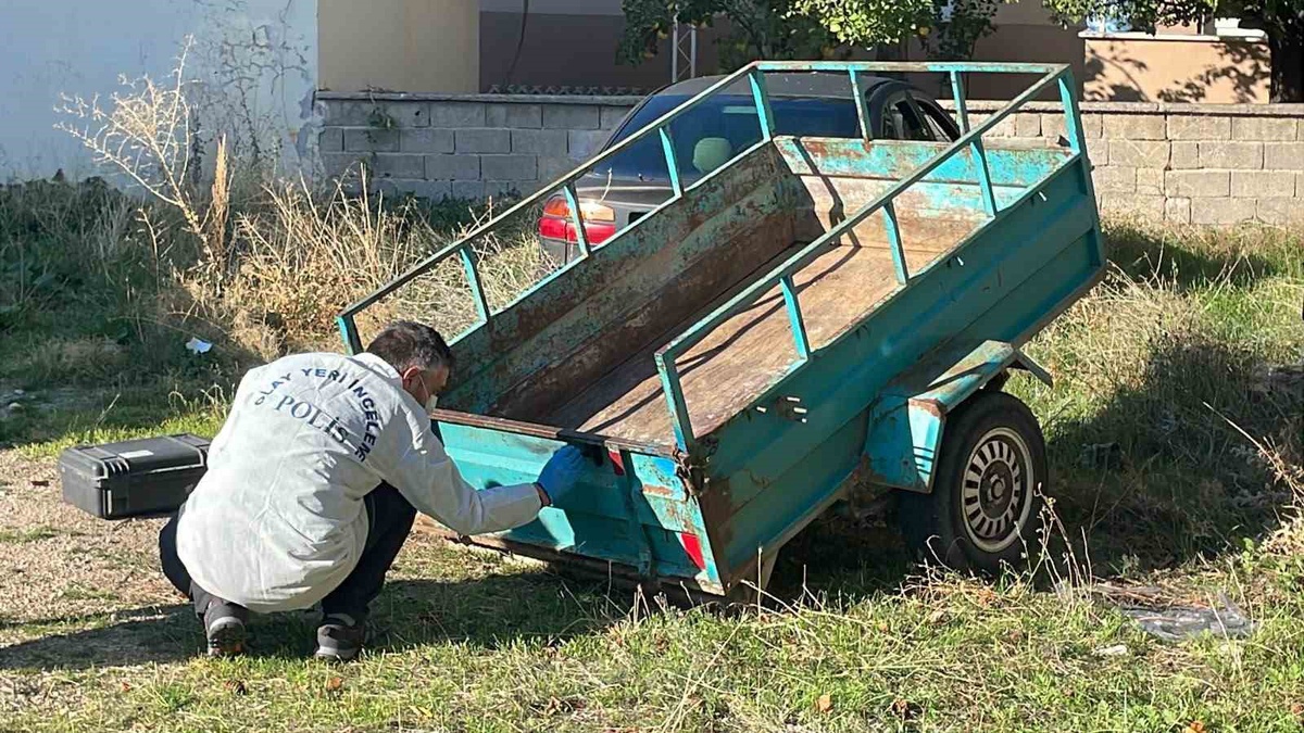 Karaman’da çalınan römork 2 ay sonra sahibinin evinin yanına bırakıldı
