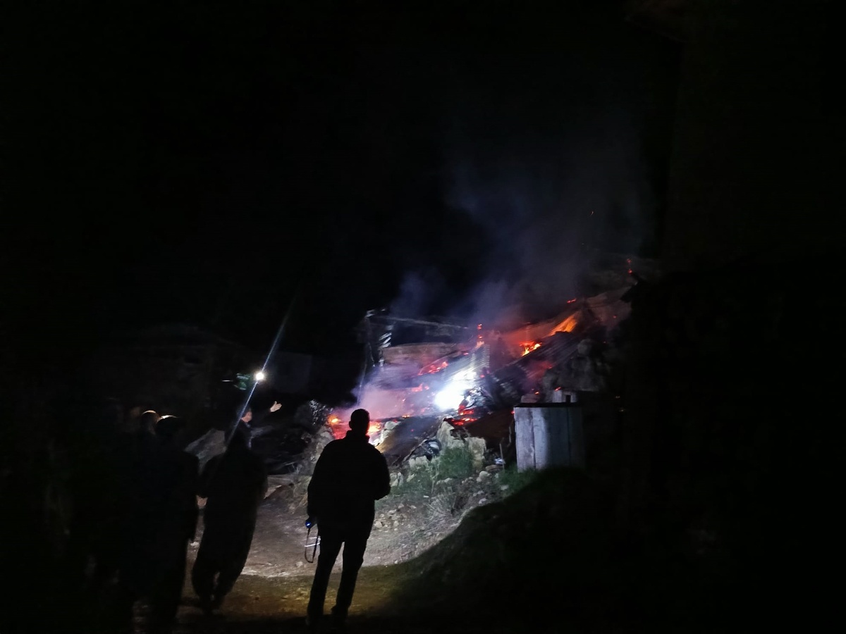 Osmaniye Sumbas'ta samanlık yangını itfaiyenin müdahalesiyle söndürüldü