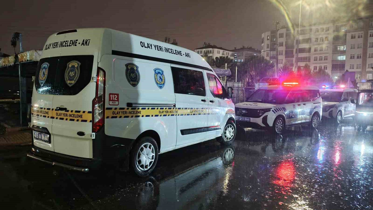 Samsun Bafra'da bıçaklı kavgada yaralanan 2 kişi hastaneye kaldırıldı