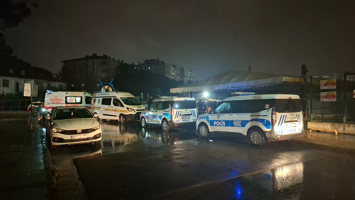 Samsun Bafra'da bıçaklı kavgada yaralanan 2 kişi hastaneye kaldırıldı