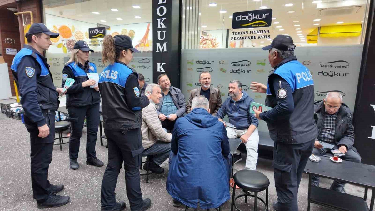 Samsun polisi İlkadım'da 92 esnafı ziyaret edip 288 vatandaşı bilgilendirdi