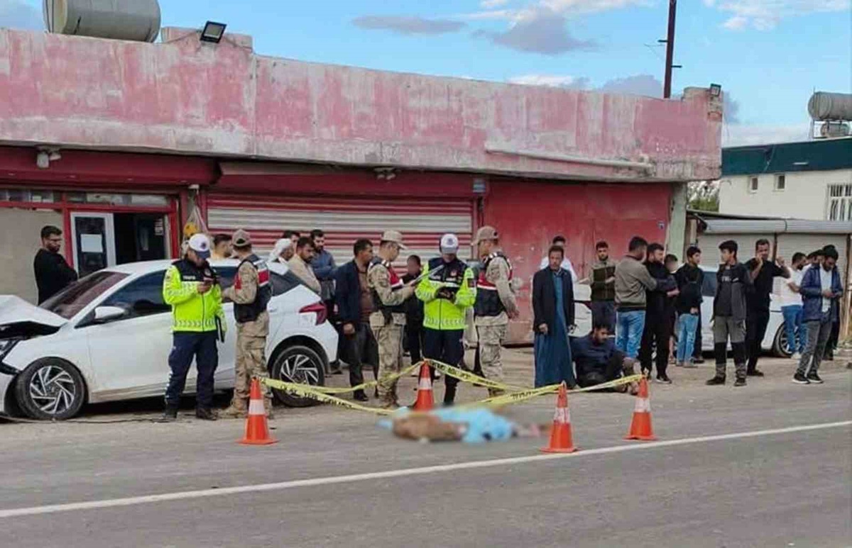 Şanlıurfa Akçakale'de iddiaya göre otomobilin çarptığı 9 yaşındaki çocuk öldü