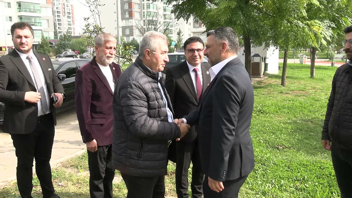 Saraç, Türkiye'nin 180 ülke içinde gazetecilikte 169'a gerilediğini söyledi