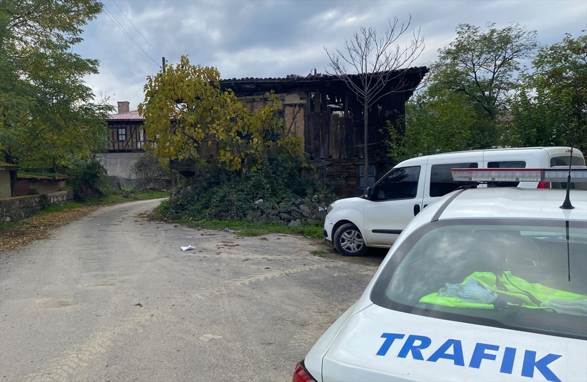 Sinop Boyabat'ta 15 yaşındaki çocuğun üzerine kalas düştü, yaralandı