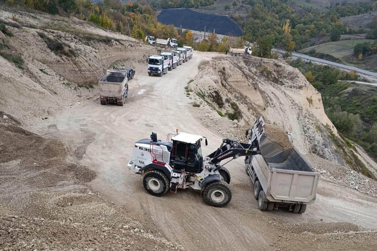 Taşova'da Alçakbel köyü ve mezralarına 6,5 kilometrelik stabilize yol yapıldı