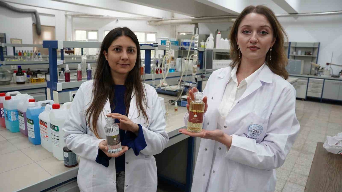 TOGÜ Kimya Bölümü öğrencileri çemen ve madımaktan hafif kokulu kolonya üretti