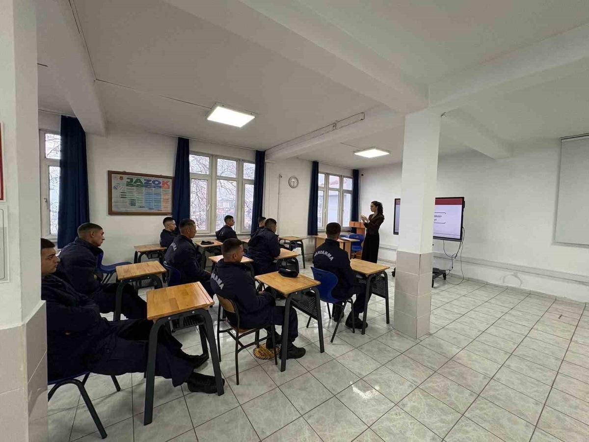 Zonguldak'ta jandarma er ve erbaşlarına şiddetle mücadele ve ŞÖNİM eğitimi verildi