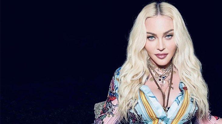 63 Yasindaki Madonna Yatakta Ustsuz Pozuyla Gundeme Bomba Gibi Dustu