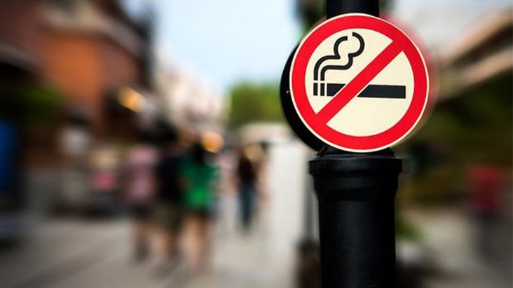 2009'dan sonra doğanlara ömür boyu sigara satışı yasaklandı