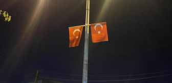 Cumhurbaşkanı Erdoğan'ın kritik ziyareti öncesi Irak'taki caddelere Türk bayrağı asıldı