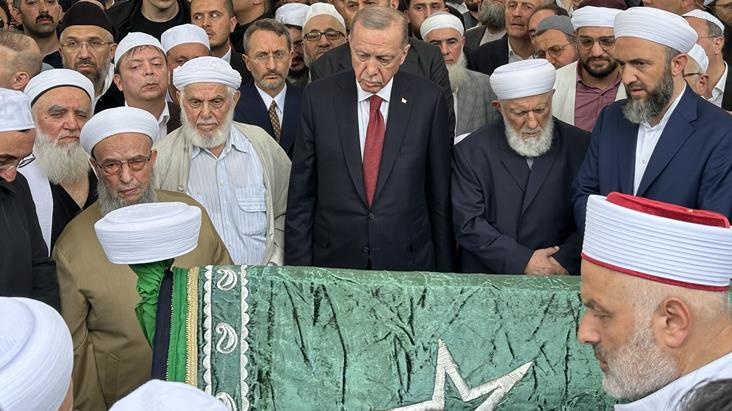 Erdoğan, İsmailağa Cemaati liderinin cenaze törenine katıldı