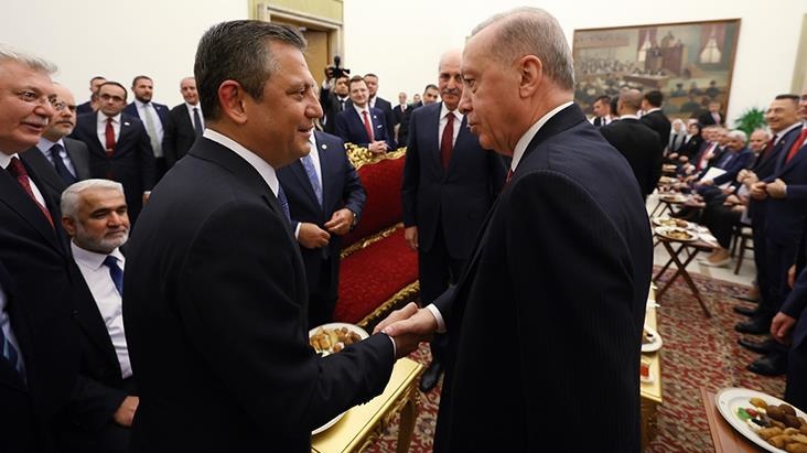 Erdoğan ve Özel arasında ilk temas