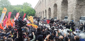 Saraçhane'de arbede! Polis Taksim yürüyüşüne izin vermedi, ortalık karıştı