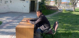 Konya Emirgazi belediyesinde skandal! Engelli personeli tuvaletin önündeki masada görevlendirdiler