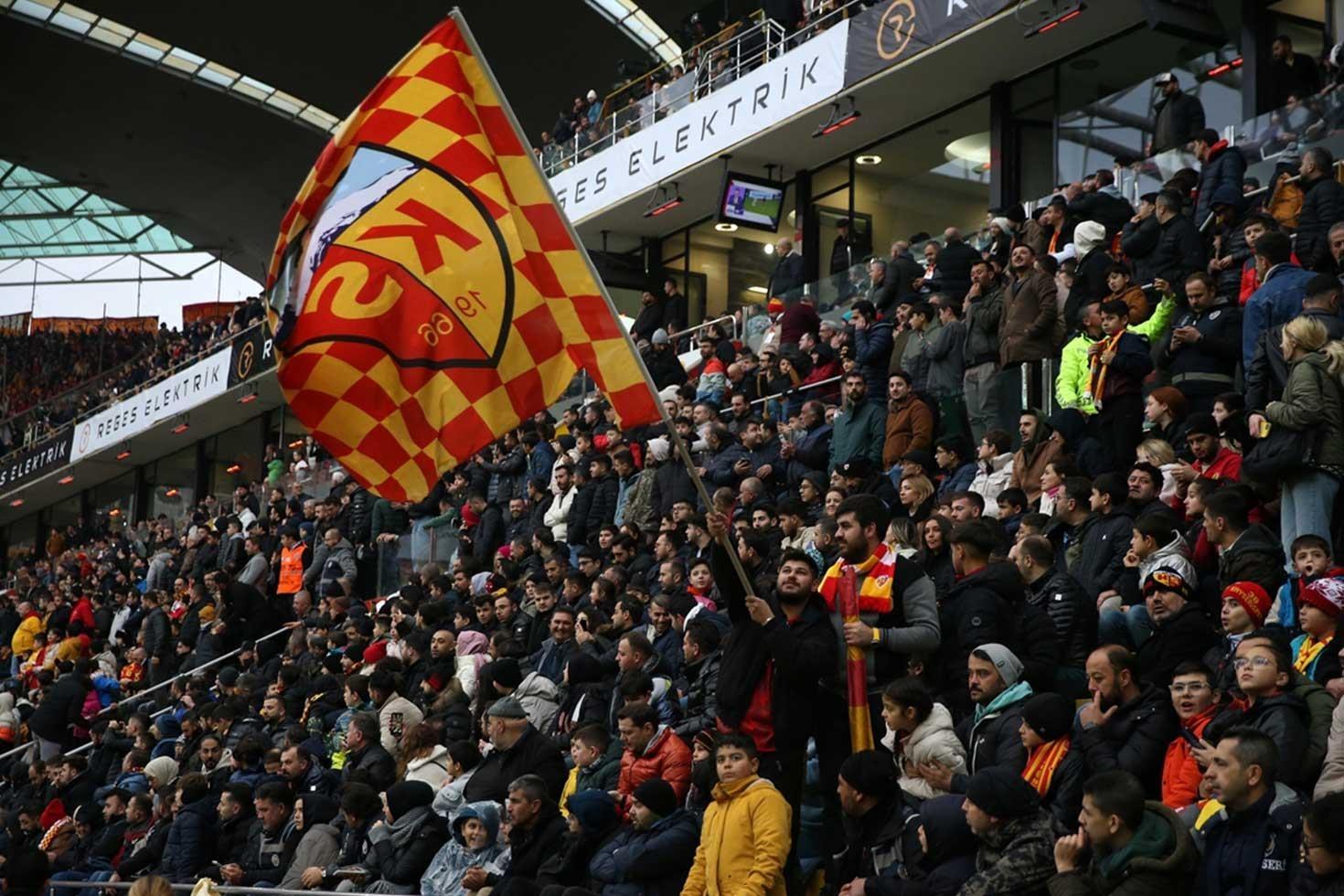 Kayserispor'da Galatasaray yenilgisi sonrası istifa kararı