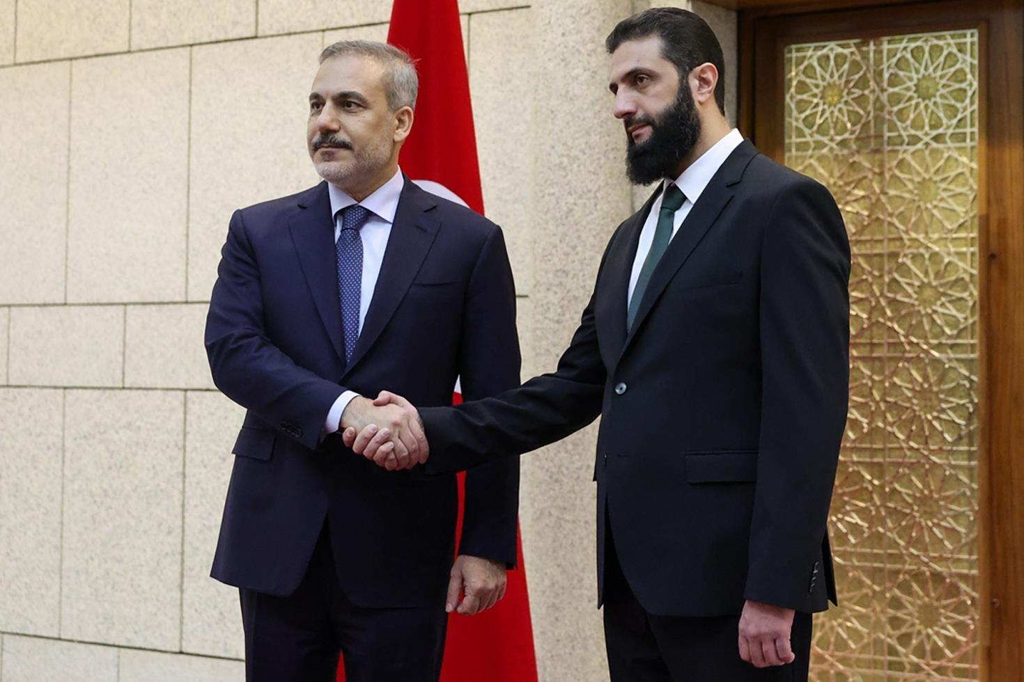 Şam'da tarihi kare! Fotoğrafa bakan herkes aynı detaya takıldı