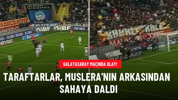 Taraftarlar, Muslera'nın arkasından sahaya daldı