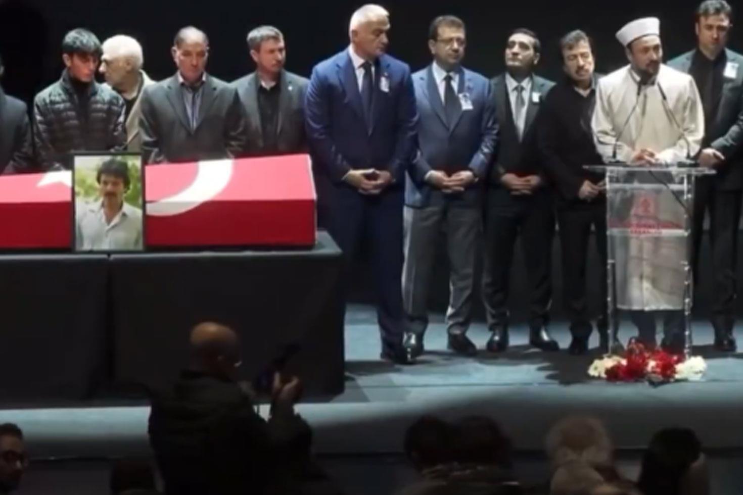 AKM'de Ferdi Tayfur için düzenlenen törende konuşan imam herkesi ağlattı