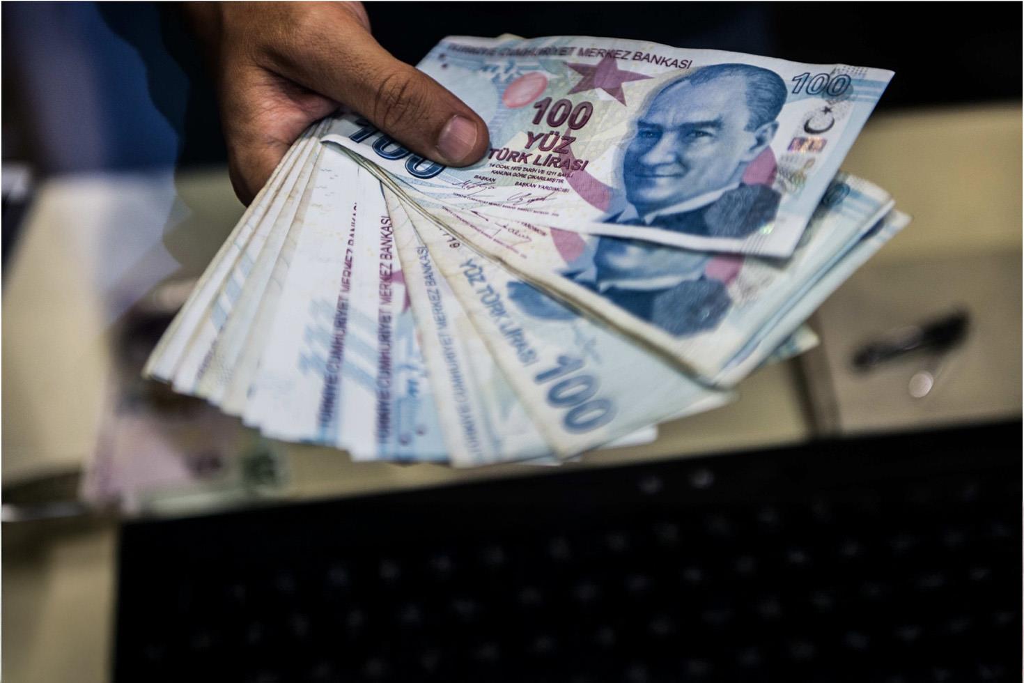 En düşük emekli maaşı ve işverene asgari ücret desteği teklifi Meclis Başkanlığı'na verildi