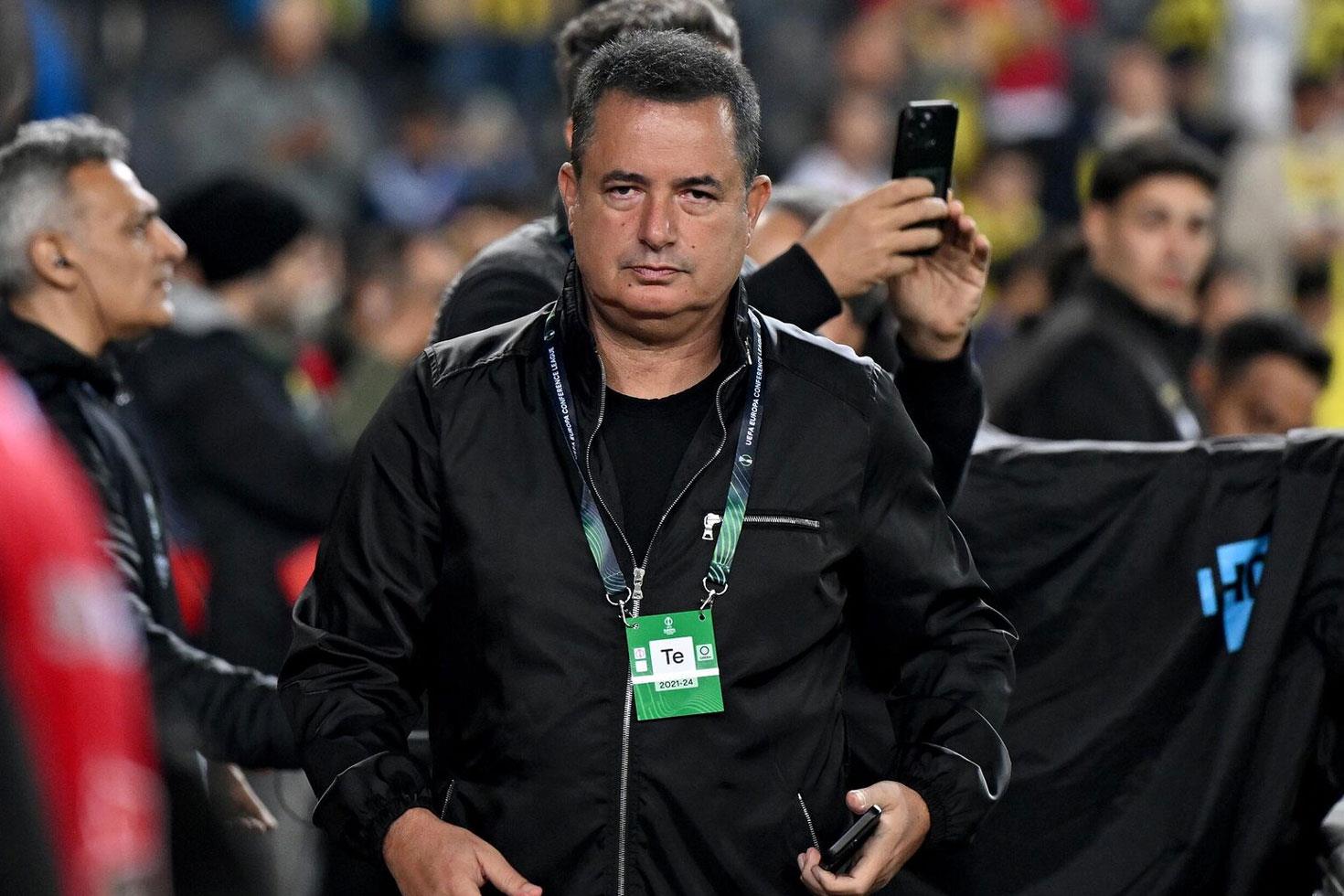 Acun Ilıcalı Fenerbahçe'nin yıldızını kendi takımına aldı