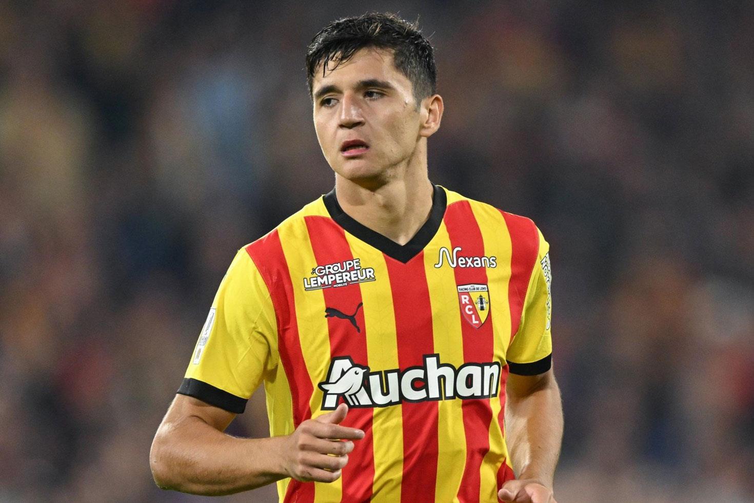 Premier Lig'in ilk Özbek oyuncusu Manchester City'de