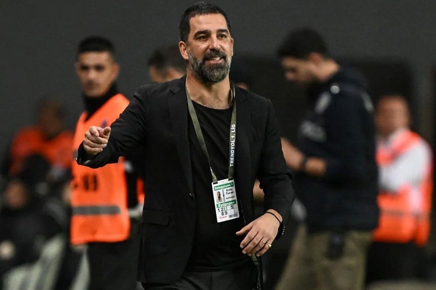 Arda Turan'ın forma vermediği futbolcu İngiltere'ye transfer oldu
