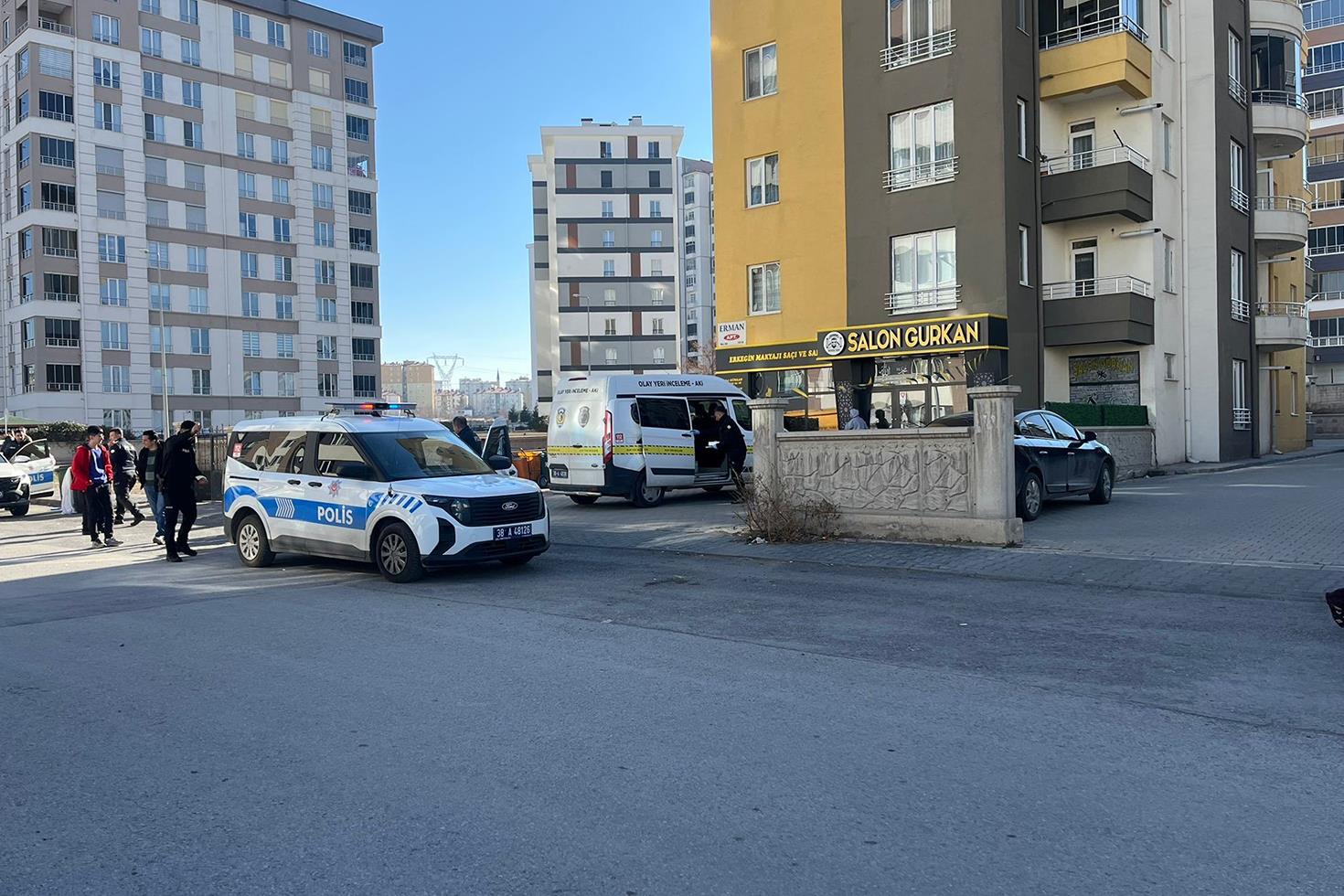 Kayseri'de özel harekat polisi evinde ölü bulundu