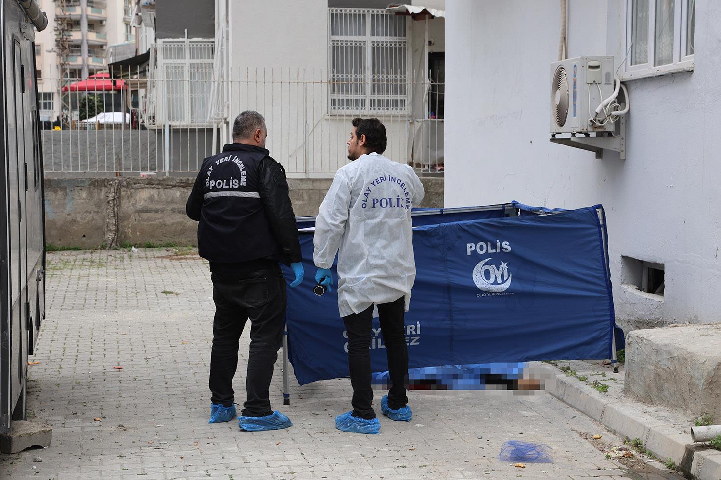 Cam silerken 13. kattan düşen kadın hayatını kaybetti