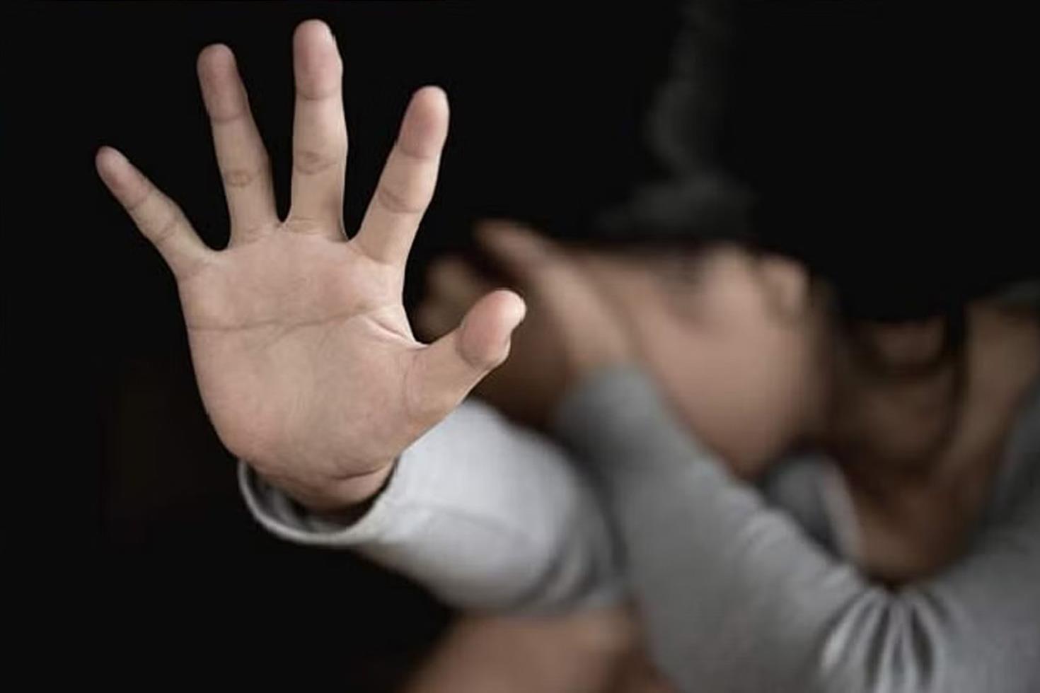 Anne ve sevgilisi istismardan tutuklandı: Kızınla da ilişki yaşamak istiyorum