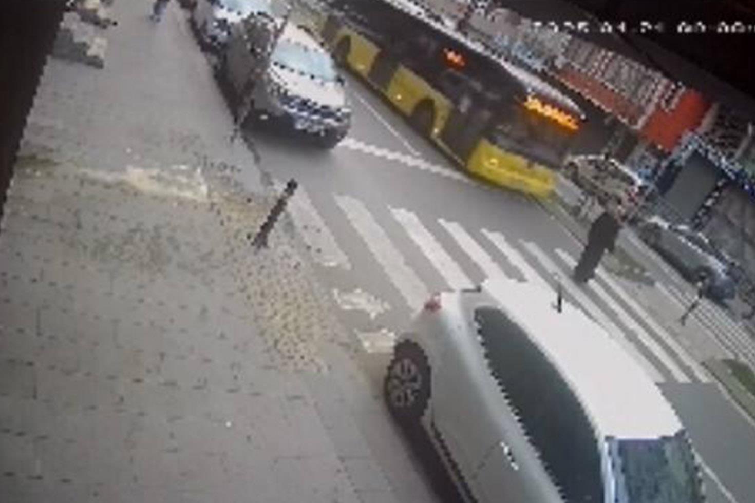 İETT otobüsünün çarptığı kadın hayatını kaybetti