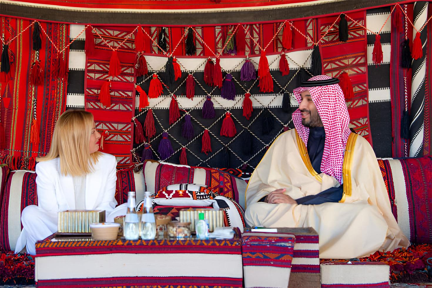 Suudi Arabistan bir ülkeyle daha milyarlarca dolarlık anlaşma imzaladı