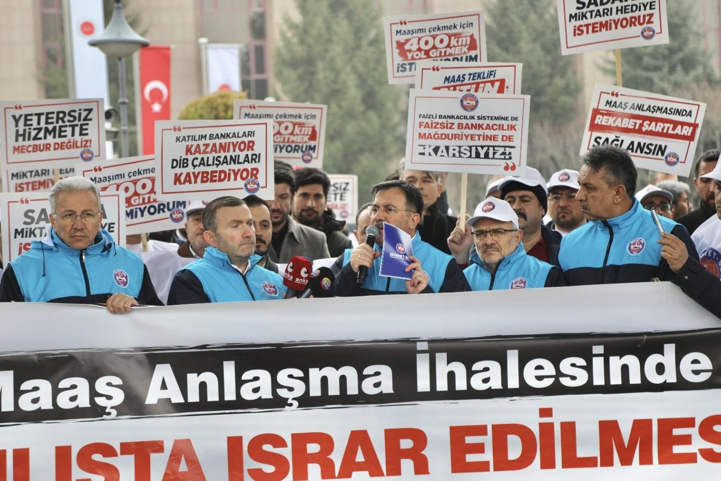 İmamlar 'banka promosyonu' için sokağa çıktı