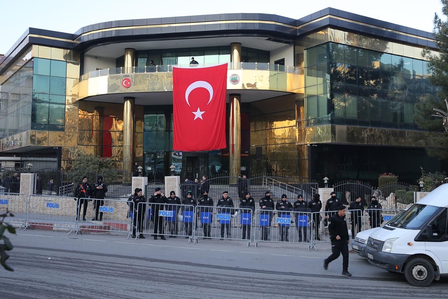 Siirt Belediyesi'ne kayyum atandı