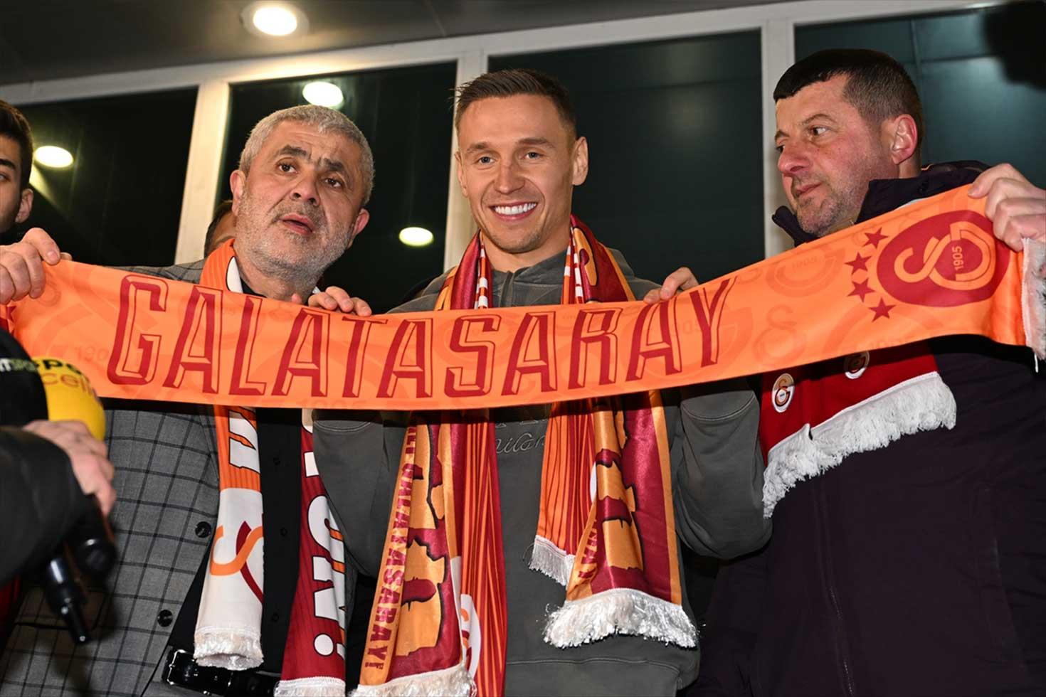 Przemyslaw Frankowski, Galatasaray'a imza atmak için İstanbul'a geldi