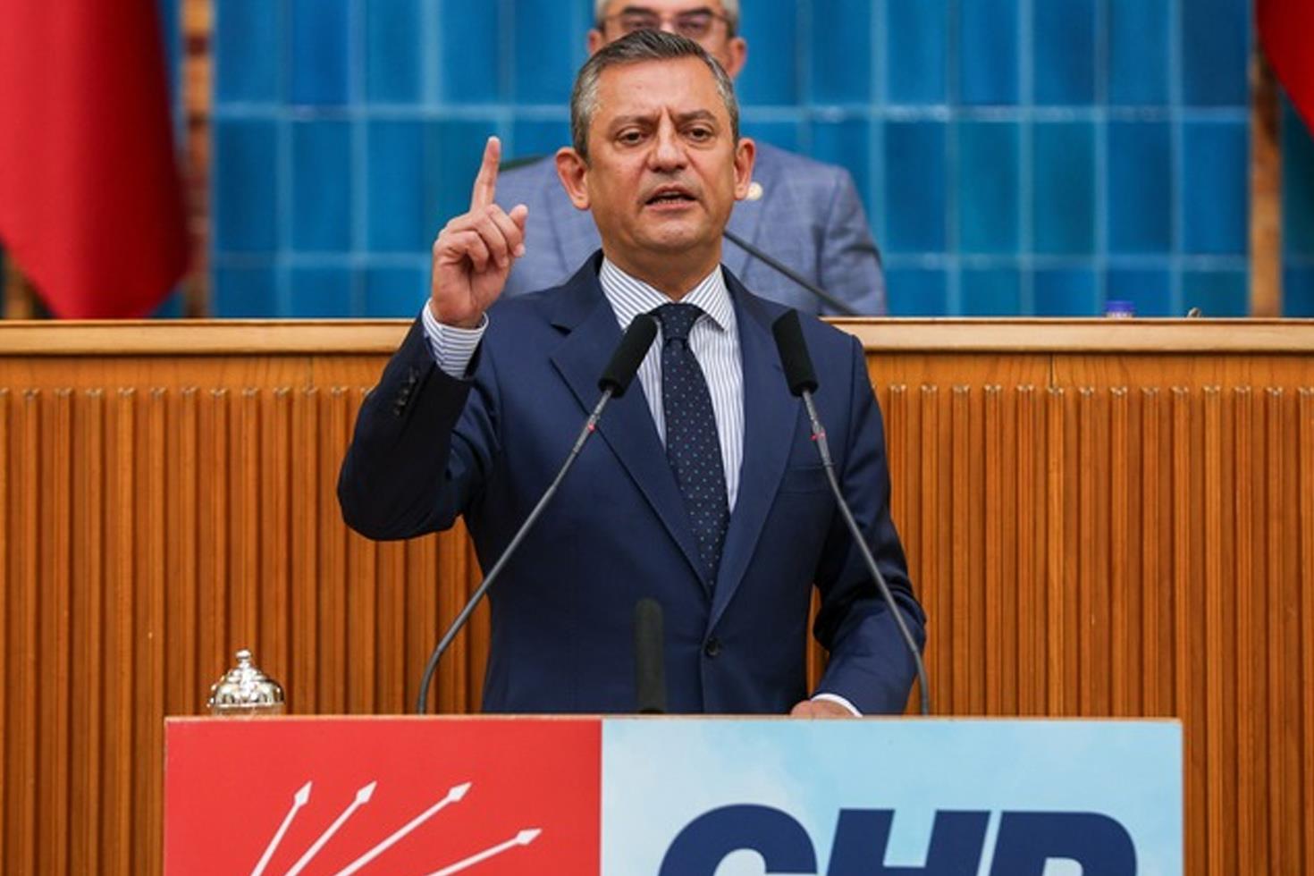Özel'in hedefinde 2 komutan var: Siz arkadaşlarınızın bedduasını almış adamlarsınız