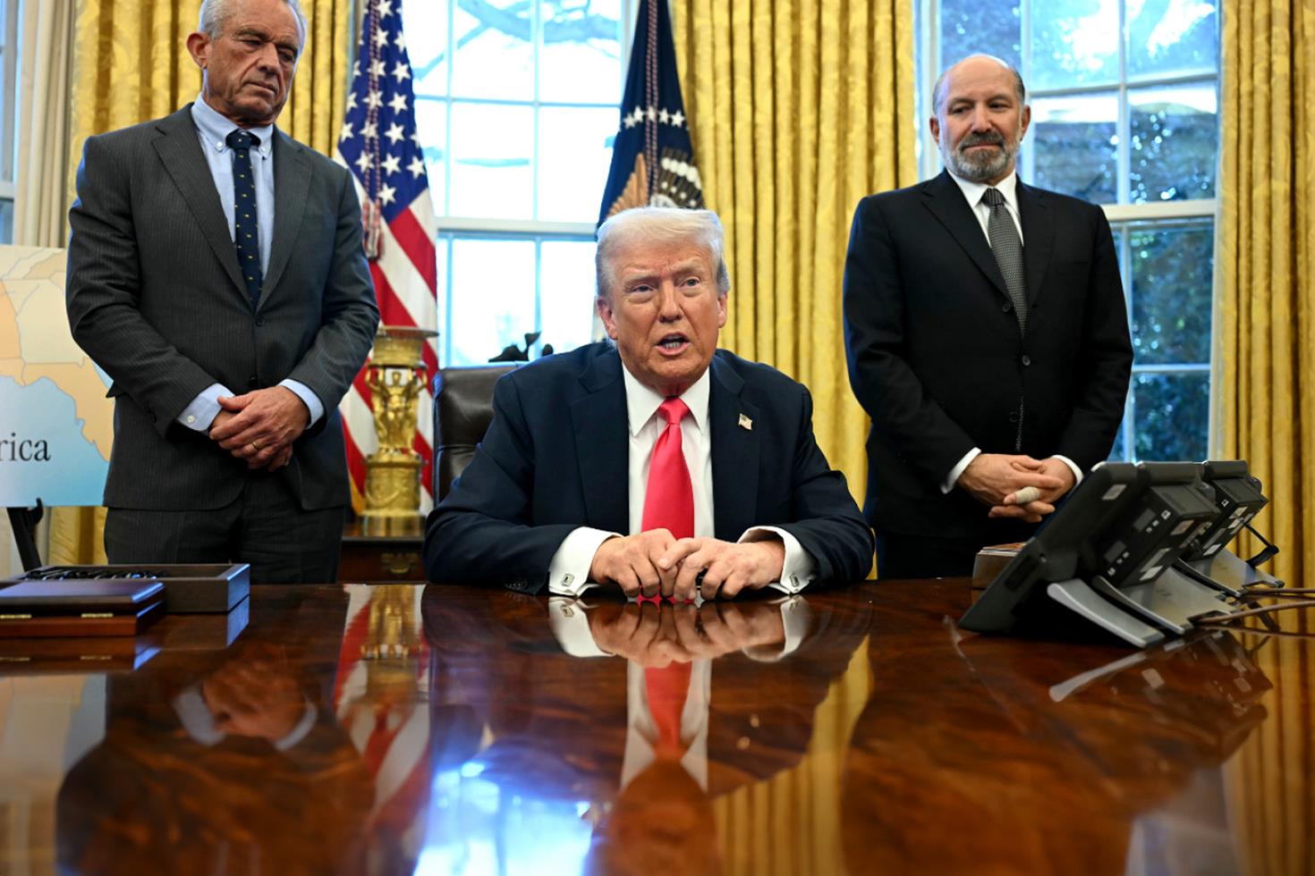 Trump, ABD vatandaşı olmayı sağlayan altın kart satışına başlıyor