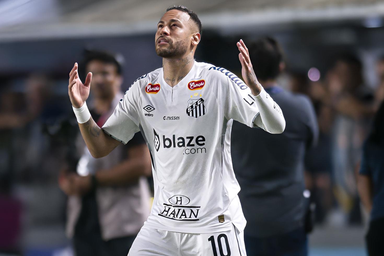 Neymar Santos'ta fırtına gibi: Frikikten müthiş gol