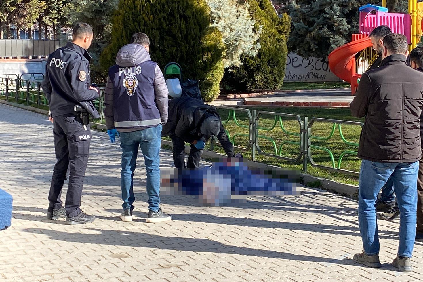 Eskişehir'de sokak ortasında erkek cesedi bulundu