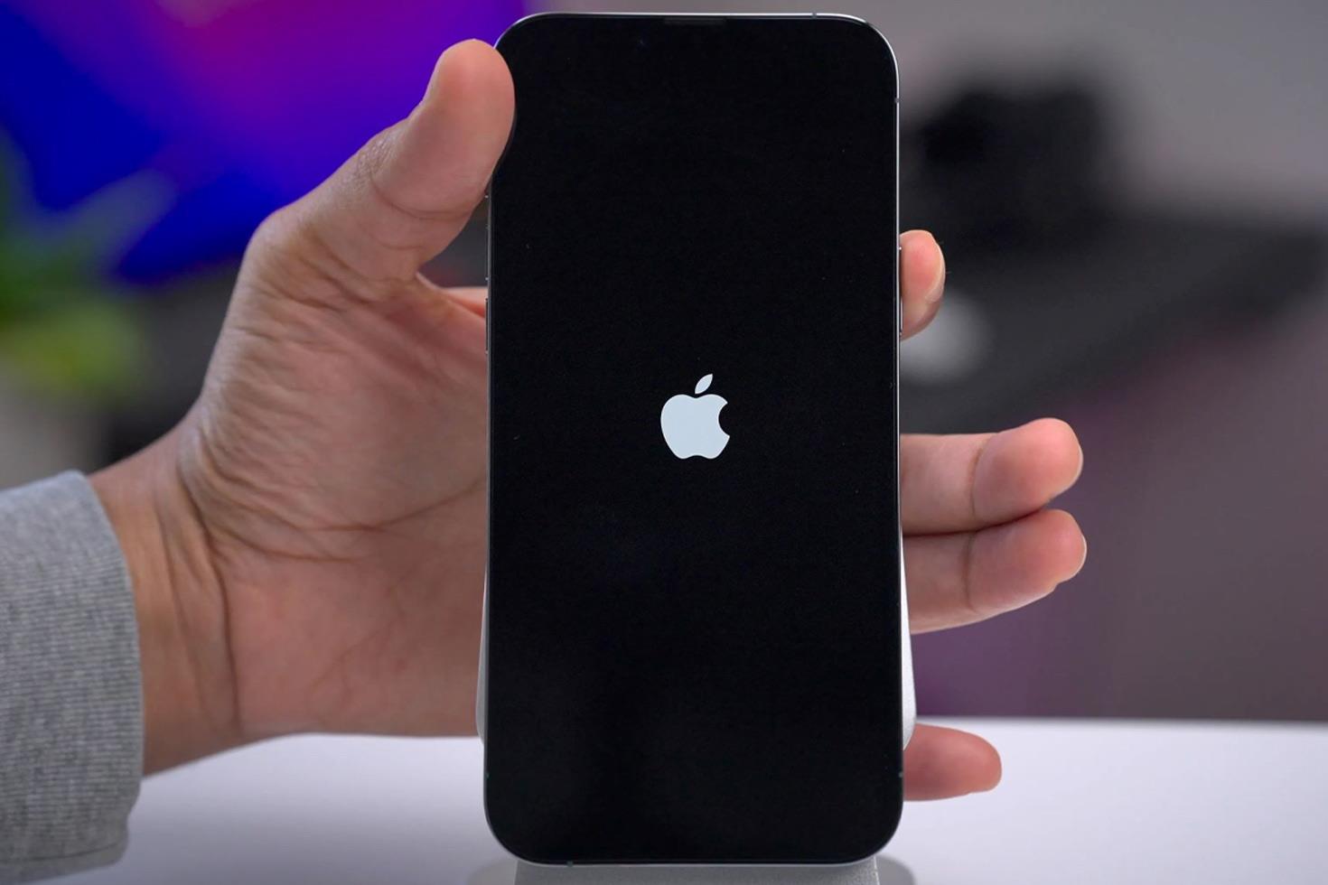 12 yıl sonra bir ilk! iPhone telefonlarda bildiğiniz her şey değişiyor