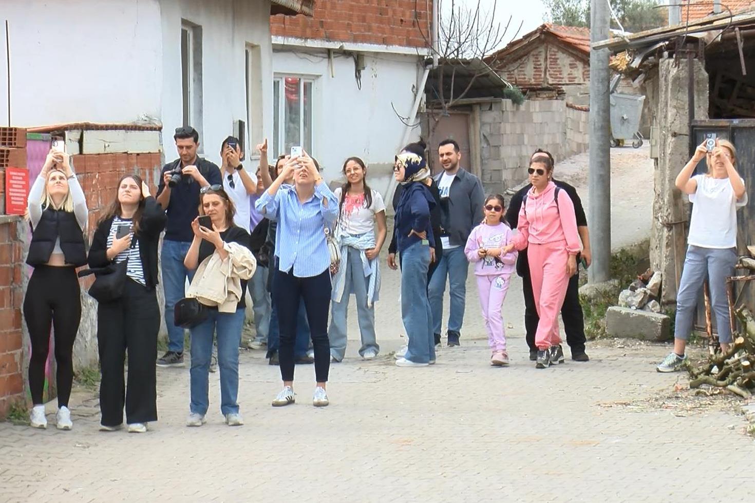 Yaren leyleği yakından görmek için Bursa'ya akın ettiler