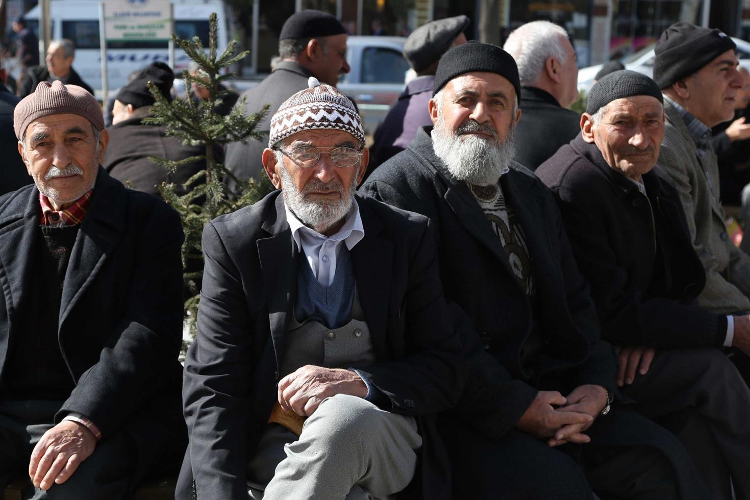 Emeklilikte yaş değişiyor mu? İşte milyonları ilgilendiren yeni formül