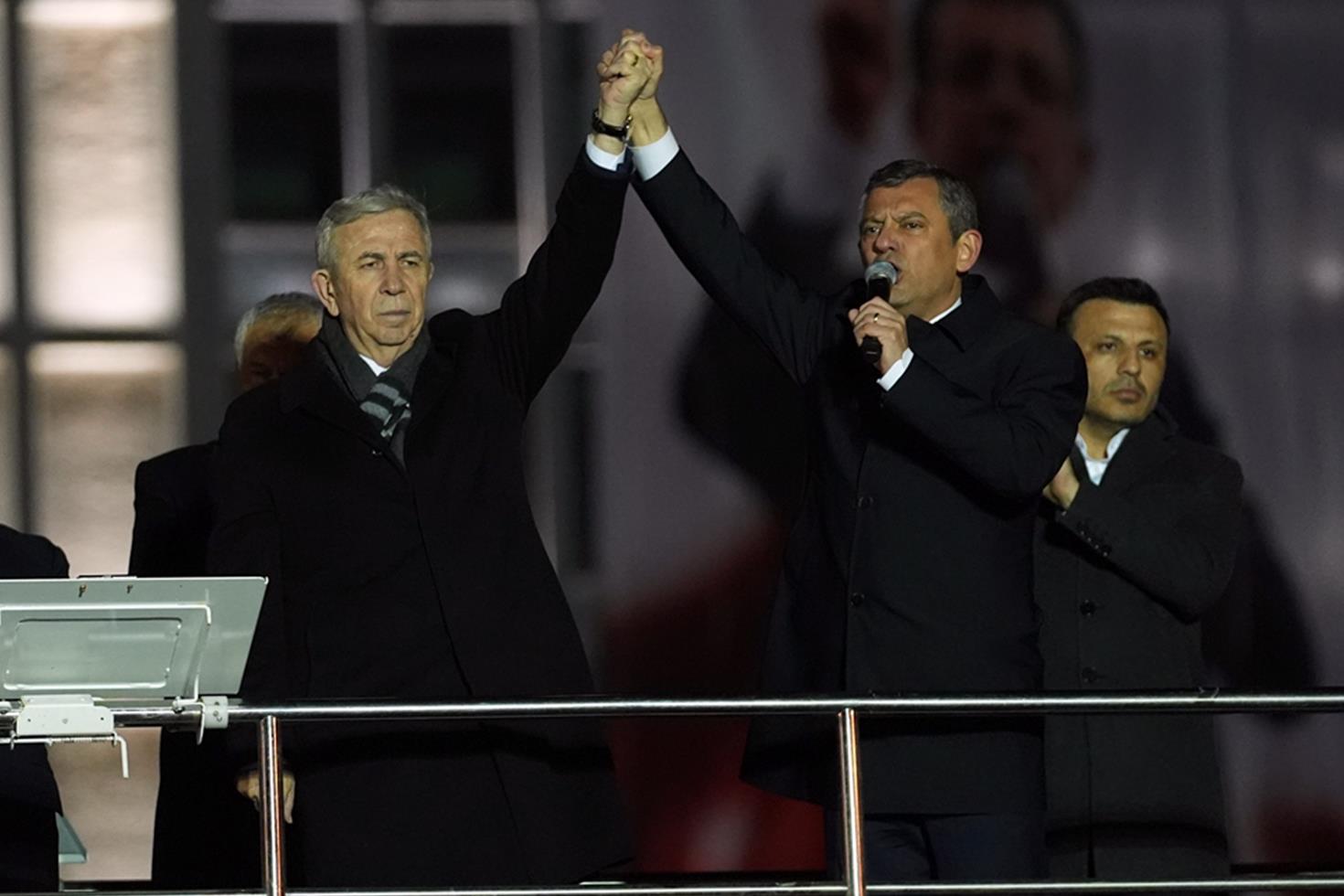 Özgür Özel, Mansur Yavaş'ın yerine özür diledi: Kürt kardeşlerimin nevruzunu kutluyorum