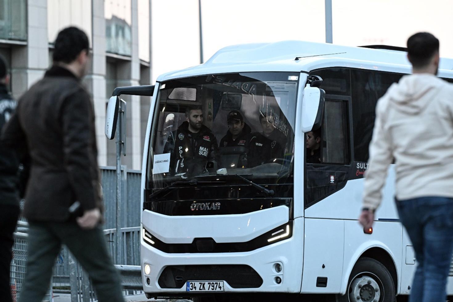 İBB'ye yönelik 'yolsuzluk' soruşturmasında 14 kişiye ait 12 şirkete el konuldu