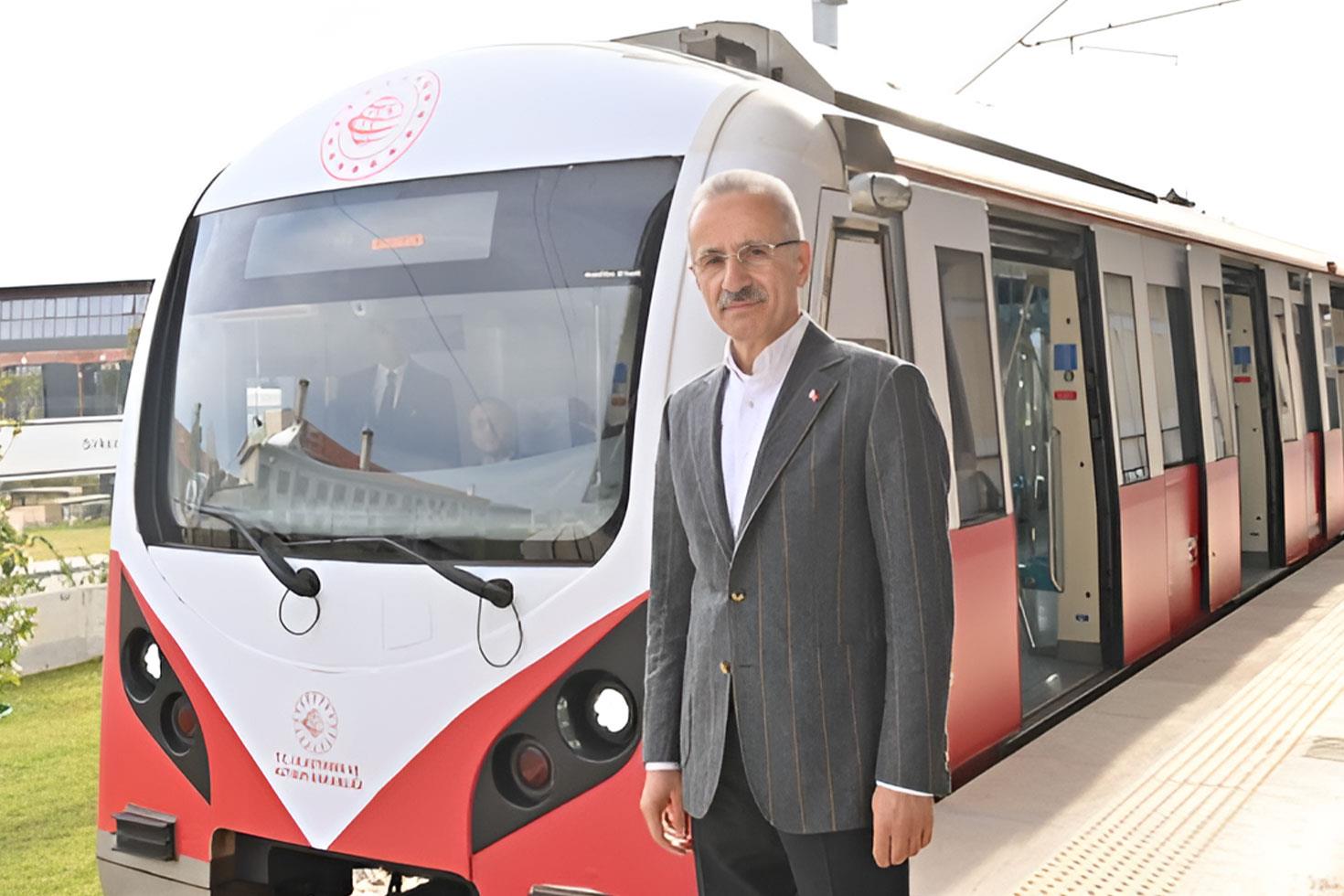 Bakanı Uraloğlu müjdeyi verdi! Turistik Diyarbakır Ekspresi yola çıkıyor